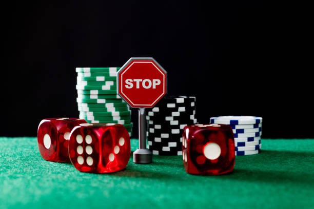 rt777 Qiu Qiu card game table interface showing player positions and betting controls